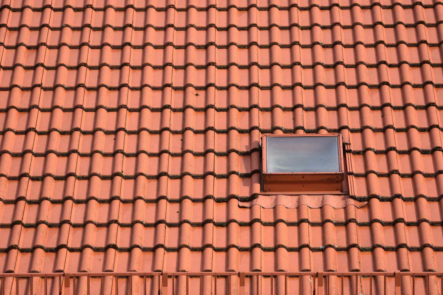 toiture en tuiles rouges